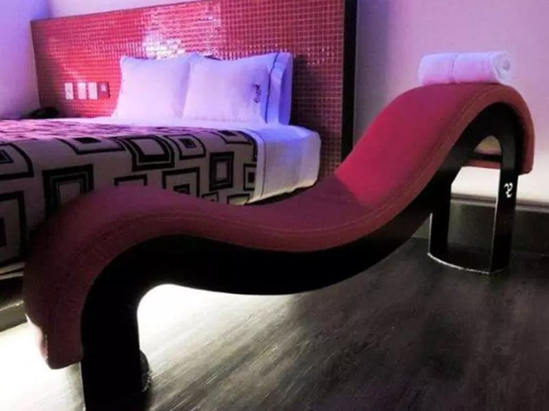 Ghế Tình Yêu Chữ M Sang Trọng Kích Thích Tình Cảm Đơn Giản
